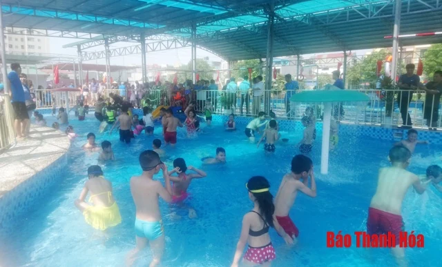 Khai trương Trung tâm thể thao dưới nước