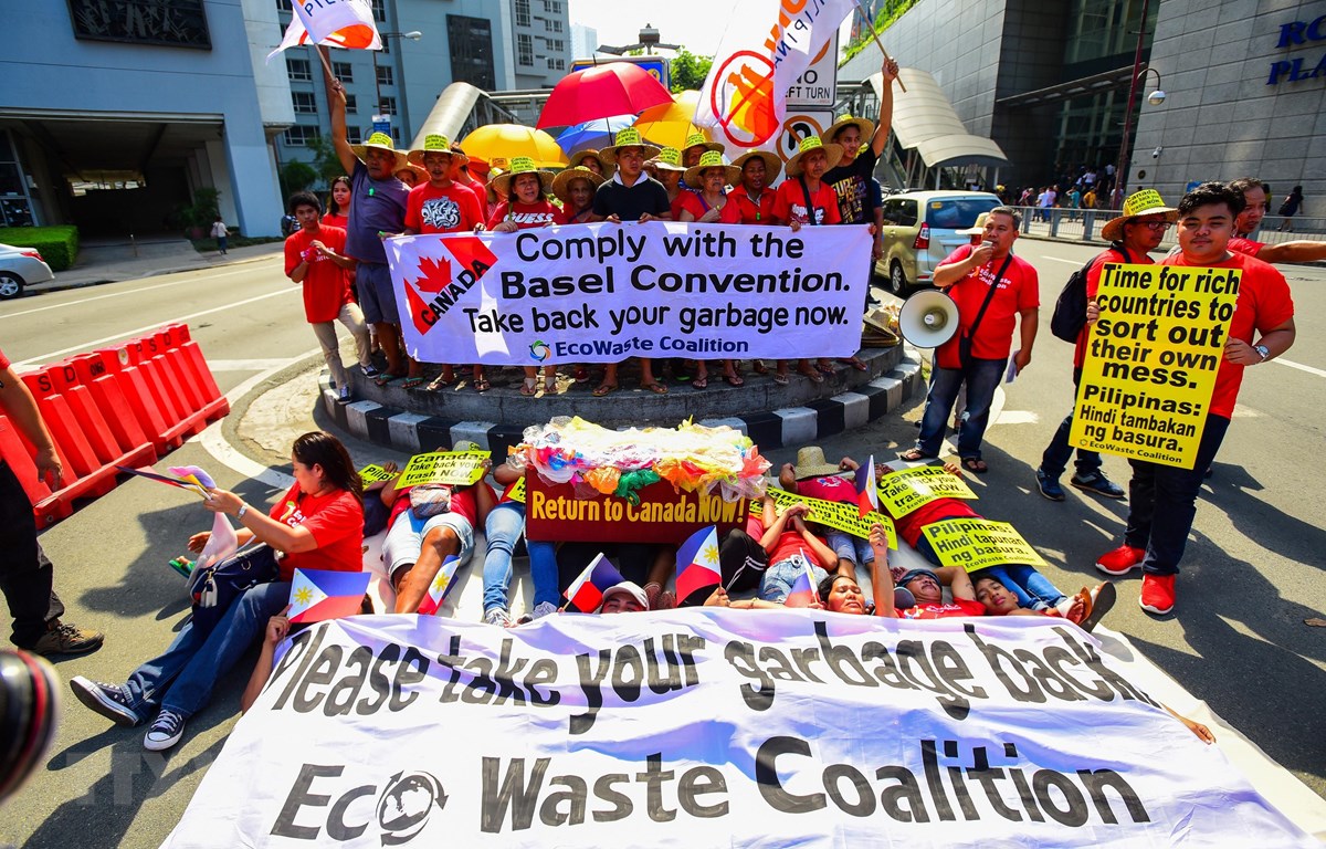 Căng thẳng quan hệ Philippines-Canada về vấn đề rác thải