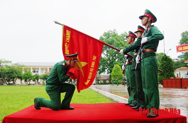 Lễ tuyên thệ chiến sĩ mới