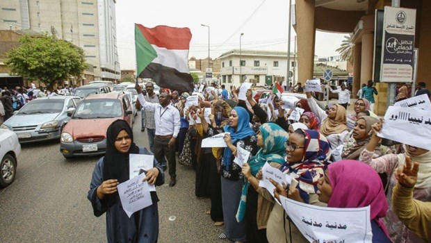 Hàng nghìn người đình công kêu gọi lập chính quyền dân sự tại Sudan