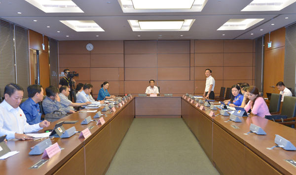 Đoàn ĐBQH Thanh Hóa thảo luận về dự án Luật Dân quân tự vệ (sửa đổi)