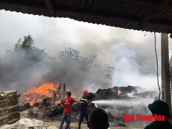 Phòng ngừa cháy, nổ do quá tải điện mùa nắng nóng