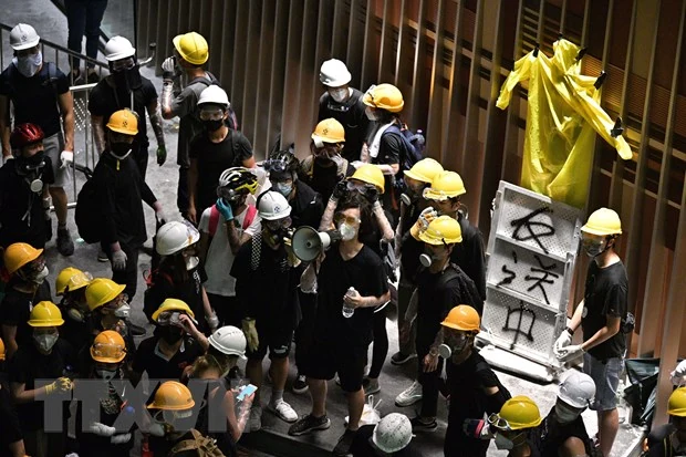 EU, Anh kêu gọi kiềm chế và đối thoại về vấn đề ở Hong Kong