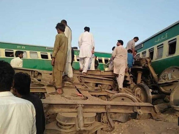 Pakistan: Hai đoàn tàu hỏa đâm trực diện, gần 80 người thương vong