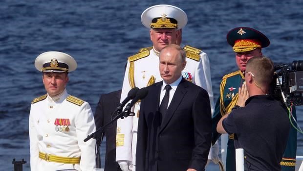 Tổng thống Putin: Nga sẽ xây dựng một hạm đội “có một không hai”