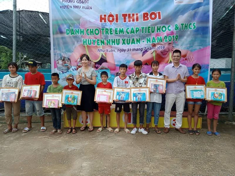 Huyện Như Xuân: Hội thi bơi dành cho học sinh tiểu học và THCS