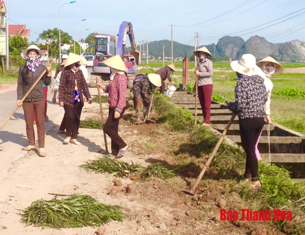 Phụ nữ xã Thiệu Khánh chung sức bảo vệ môi trường nông thôn