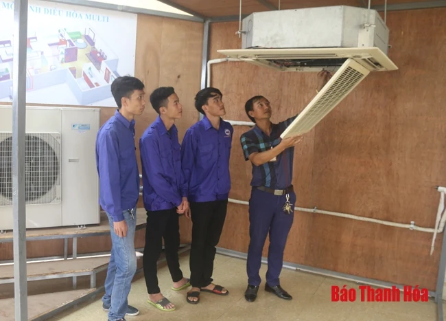 Thầy giáo Phạm Trường Thọ học và làm theo Bác