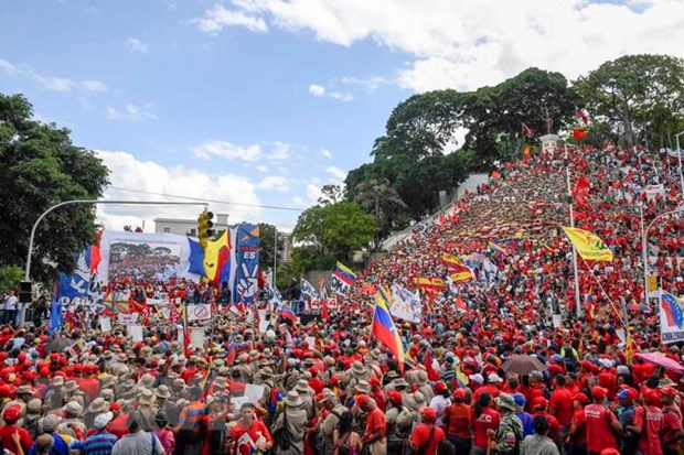 Venezuela thu thập chữ ký người dân phản đối lệnh phong tỏa của Mỹ