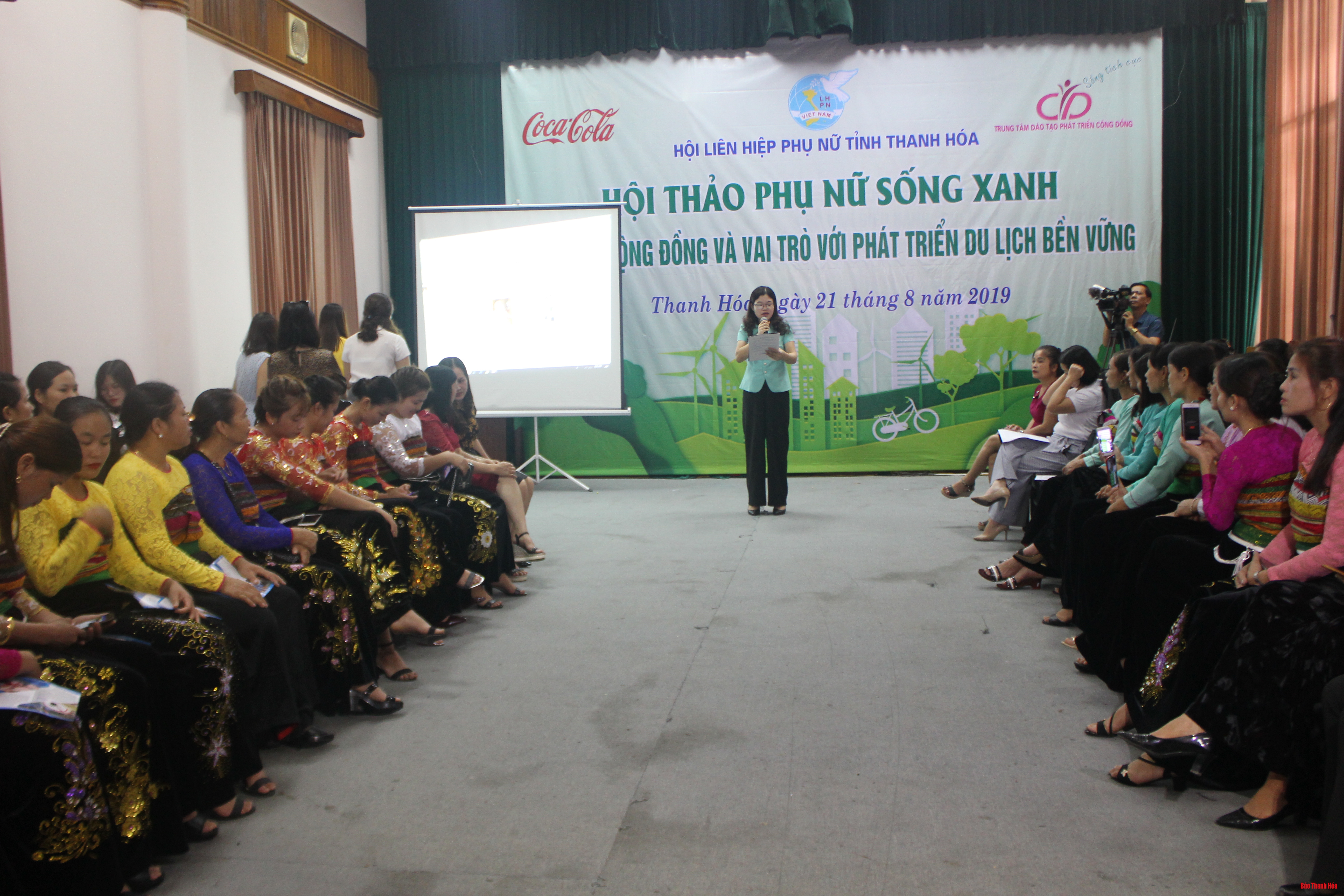 Hội thảo phụ nữ sống xanh du lịch cộng đồng và vai trò với phát triển du lịch bền vững