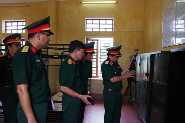 Đoàn công tác của Quân ủy Trung ương làm việc tại Đảng ủy Quân sự tỉnh