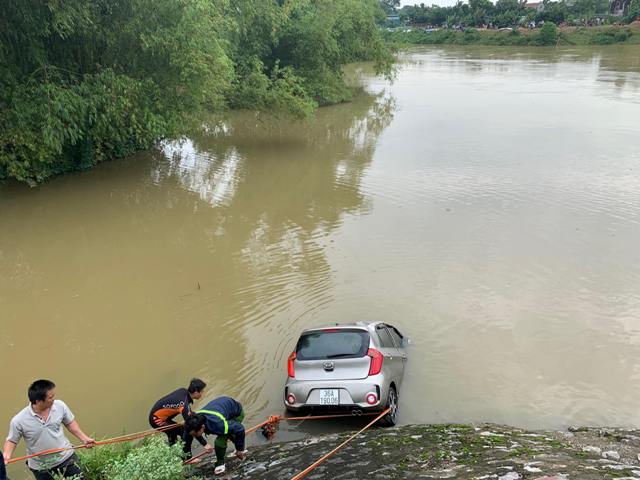 Tìm thấy thi thể lái xe trong vụ tai nạn giao thông tại Cầu Vàng, huyện Thọ Xuân