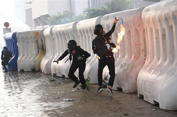 Cảnh sát Hong Kong bắt giữ 1.474 người trong các vụ biểu tình bạo lực