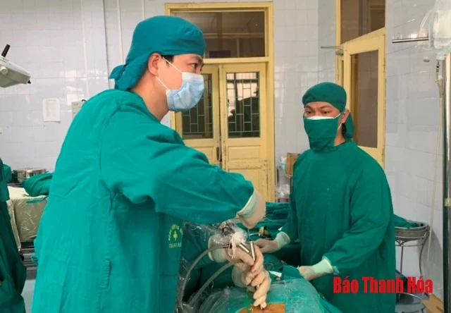 Bệnh viện Đa khoa tỉnh Thanh Hóa tiến hành ca mổ nội soi đầu tiên chữa thoát vị đĩa đệm cột sống thắt lưng