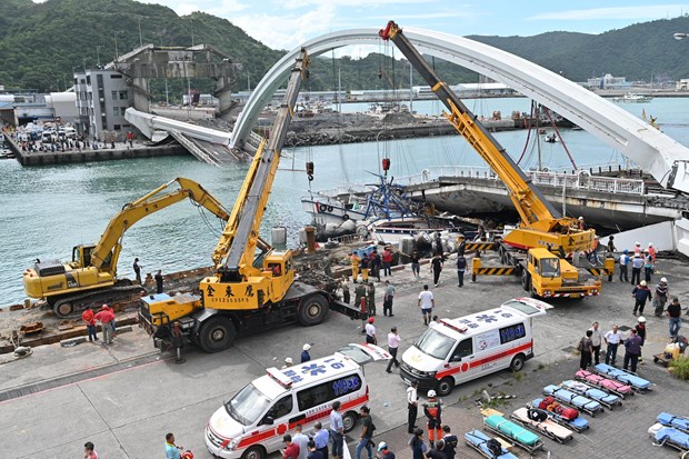 Đài Loan: Phát hiện thi thể các nạn nhân trong vụ sập cầu