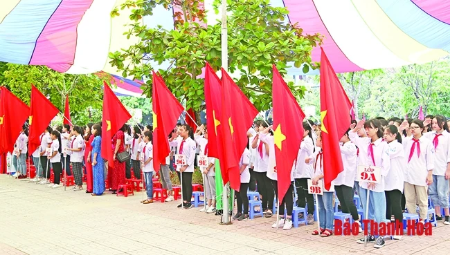 Đóng góp đầu năm học và câu chuyện xã hội hóa giáo dục: Cần hài hòa giữa lợi ích và trách nhiệm