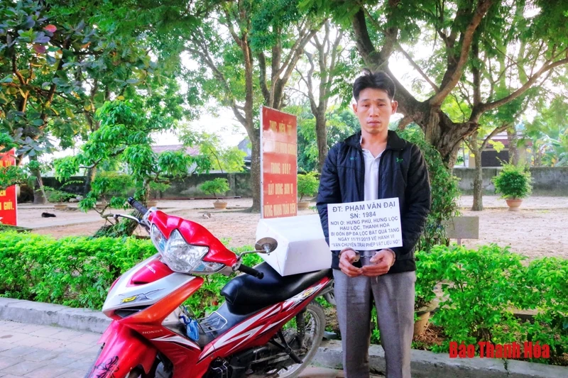 Bắt quả tang đối tượng vận chuyển 1.000 kíp nổ trái phép
