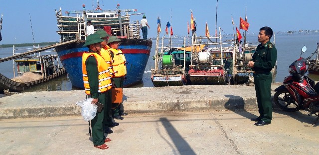 Cứu nạn thành công 7 người trên tàu cá của xã Hoằng Trường 