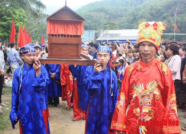 Xây dựng đời sống văn hóa vùng đồng bào dân tộc thiểu số: Hài hòa cũ – mới