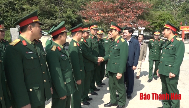 Chỉ huy Trưởng Bộ CHQS tỉnh kiểm tra, chúc Tết tại đảo Hòn Mê