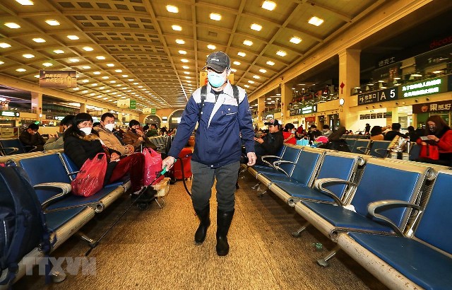 Dịch viêm phổi lạ: Thêm nhiều địa phương Trung Quốc hạn chế giao thông