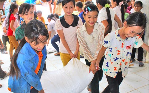 Cấp gạo hỗ trợ cho 21.290 học sinh học kỳ II năm học 2019-2020