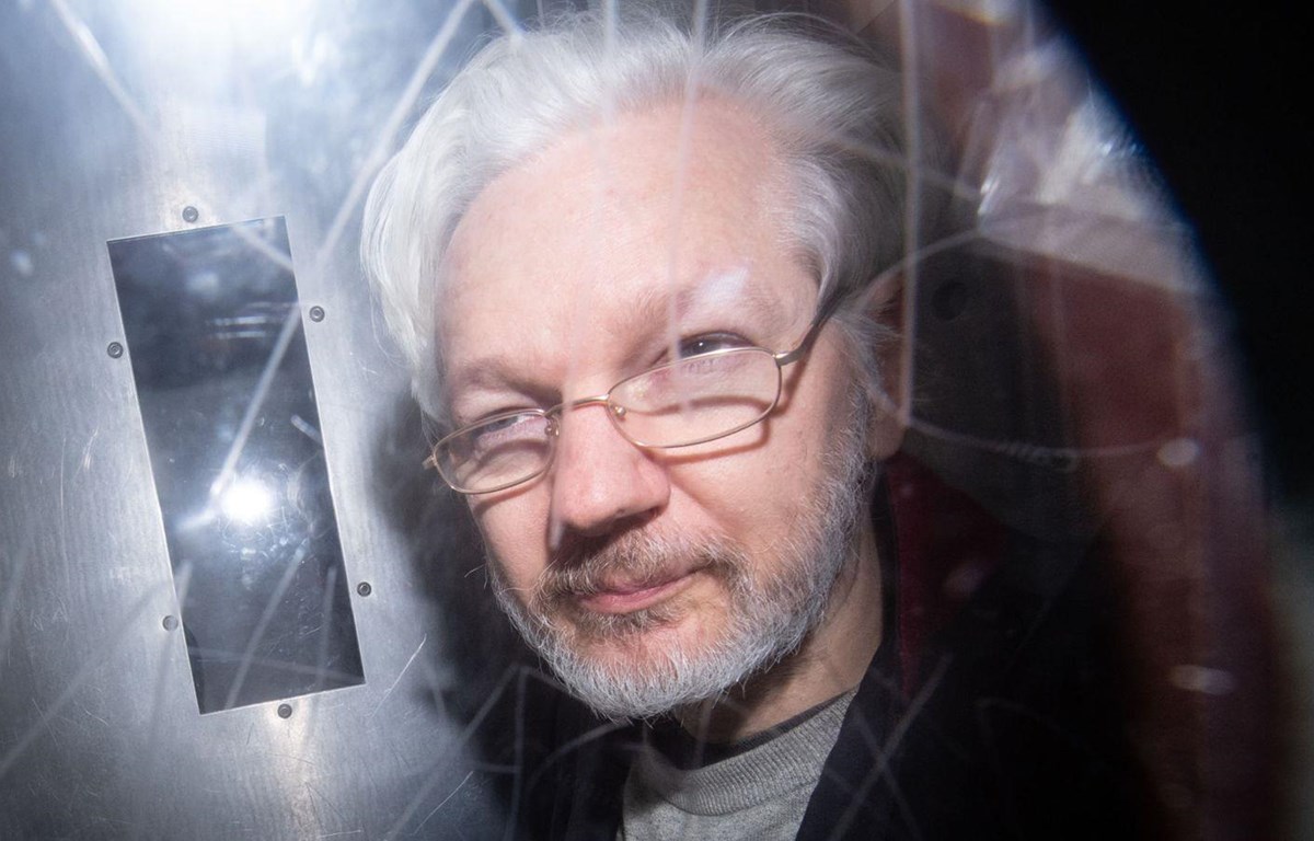 Nhà sáng lập trang mạng WikiLeaks Julian Assange ra tòa tại Anh