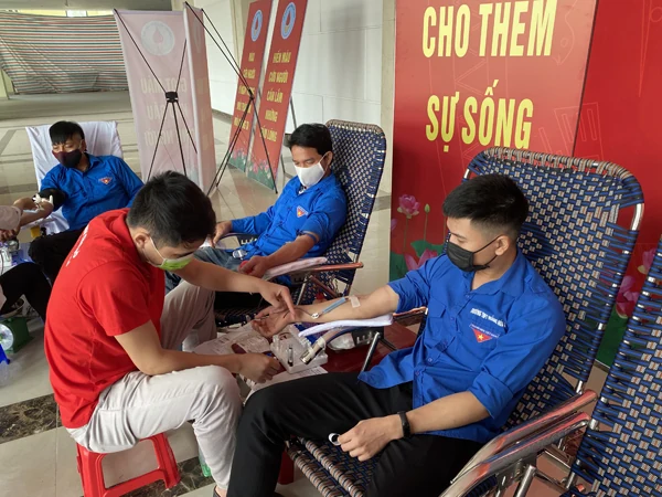 Hơn 8.000 đoàn viên, thanh niên tham gia hiến máu tình nguyện