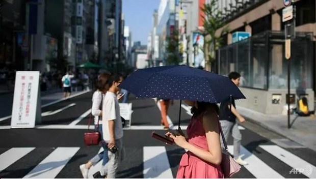 Một thành phố ở Nhật muốn cấm người dân sử dụng điện thoại khi đi bộ