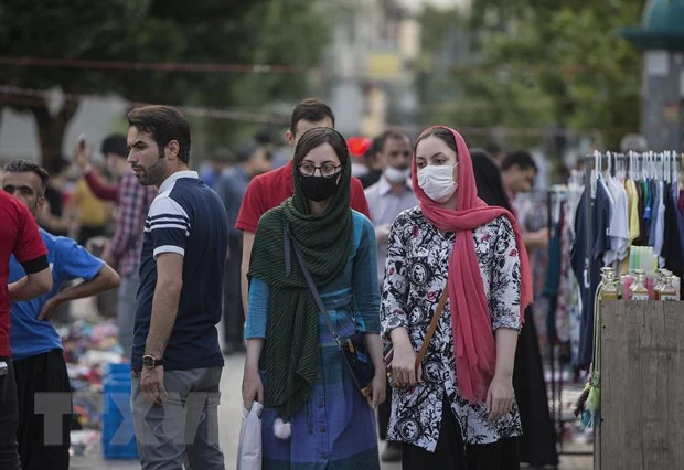 Iran “gồng mình” trước làn sóng bùng phát dịch bệnh COVID-19 mới