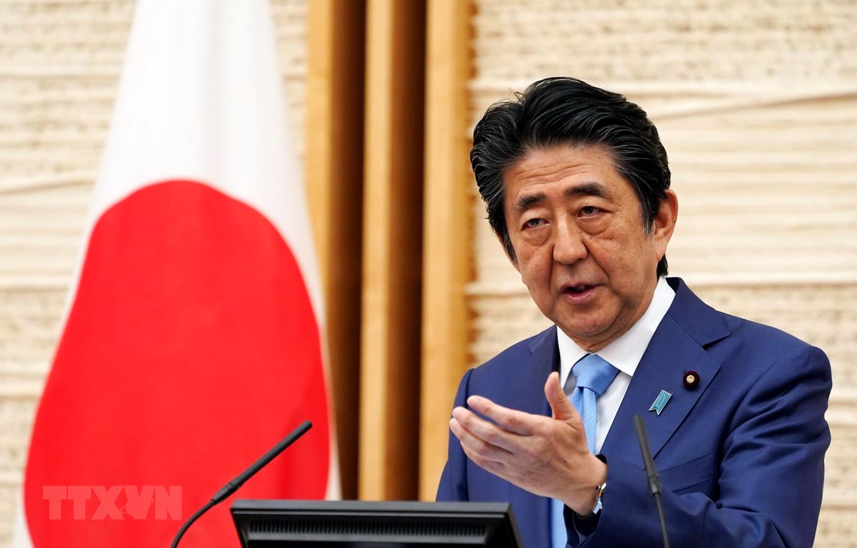 Thủ tướng Abe đánh giá khả năng COVID-19 lây lan trong mùa Hè