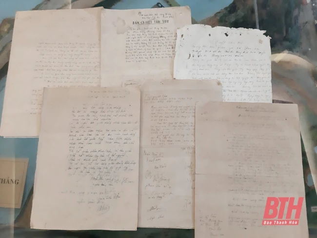 “Những cuộc đời đã hóa núi sông ta”