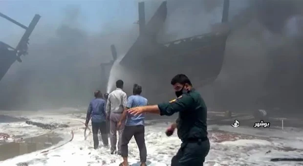 Không có thương vong trong vụ cháy nhiều tàu biển ở cảng Iran