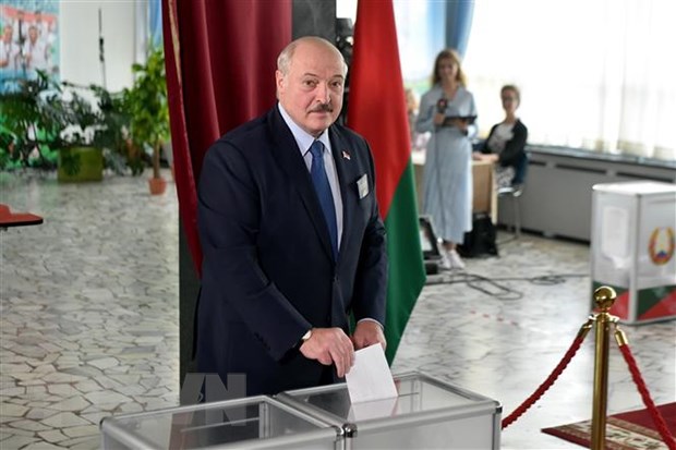 Tổng thống Belarus tuyên bố tổ chức bầu cử sau khi thông qua Hiến pháp