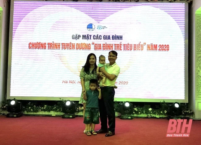 Bí quyết hạnh phúc của một gia đình trẻ tiêu biểu