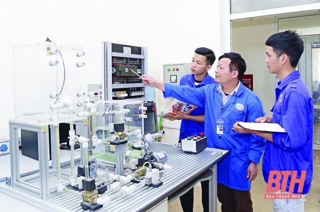 Củng cố niềm tin của sinh viên với Đảng: Khi sinh viên “ngại” vào Đảng