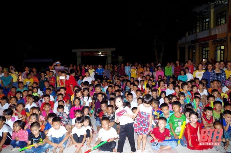 Chiến sĩ vùng biên “thắp lửa” đêm trăng rằm