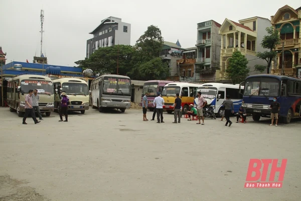 Dịch vụ vận tải đáp ứng nhu cầu phát triển kinh tế - xã hội