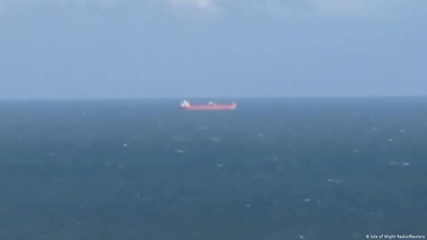Hải quân Anh trấn áp nhóm người đi lậu trên tàu chở dầu của Liberia