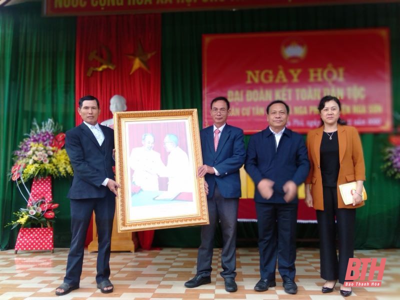 Phó Chủ tịch Thường trực HĐND tỉnh Phạm Thanh Sơn dự Ngày hội đại đoàn kết tại huyện Nga Sơn