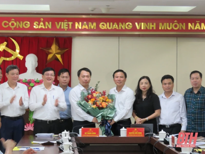 Đoàn công tác Bộ Thông tin và Truyền thông làm việc với Ban Thường vụ Thành uỷ TP Thanh Hoá