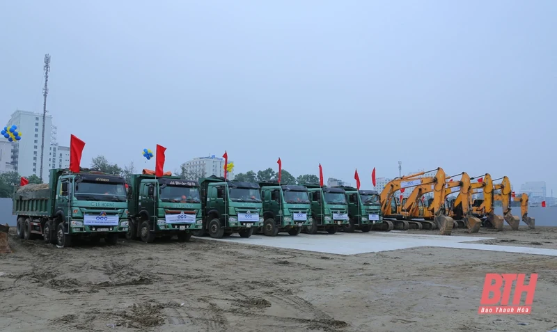 Thực hiện đồng bộ các nhiệm vụ và giải pháp trọng tâm, quyết tâm thực hiện thắng lợi nghị quyết đại hội đảng bộ các cấp
