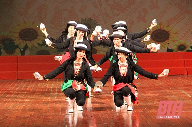 Bản sắc văn hóa người Dao