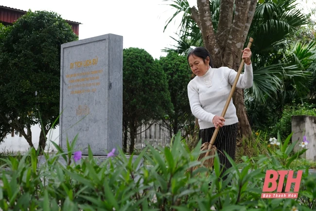 Thăm hầm kháng chiến năm xưa