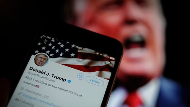 Tổng thống Trump bị Twitter khóa tài khoản trong 12 tiếng đồng hồ