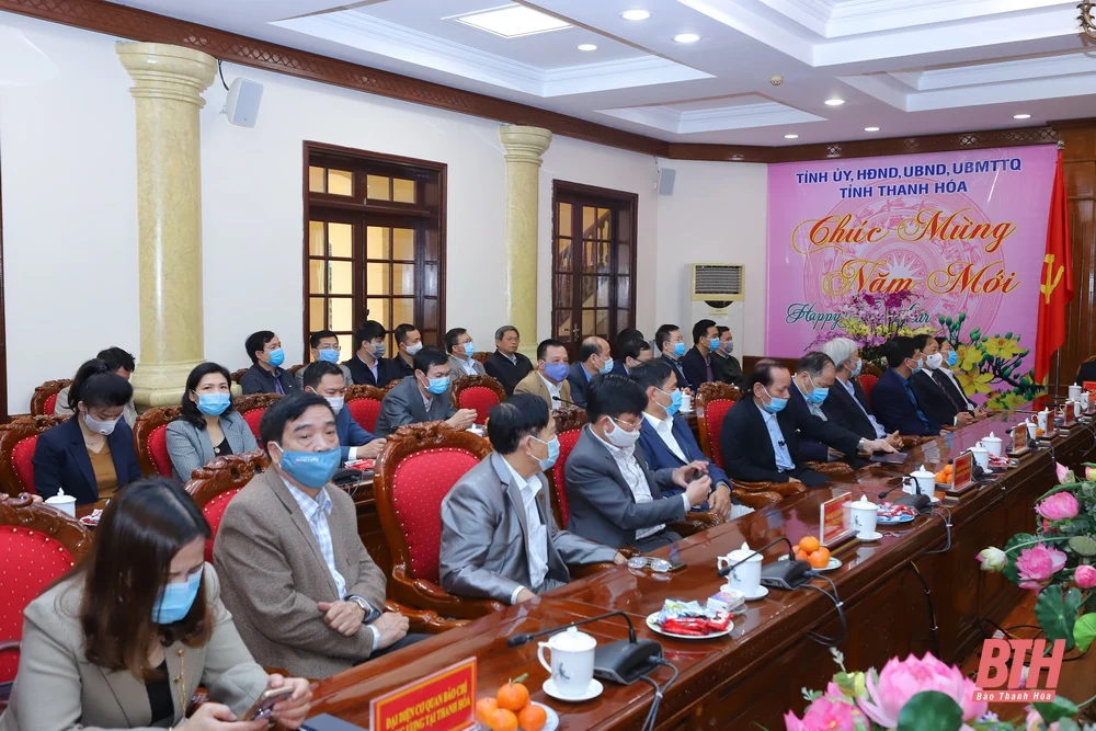 Tỉnh ủy, HĐND, UBND, Ủy ban MTTQ tỉnh gặp mặt đội ngũ trí thức, văn nghệ sĩ và báo chí, xuất bản