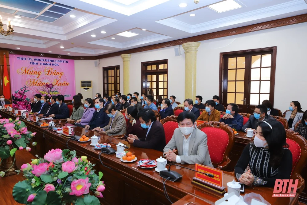 Tỉnh ủy, HĐND, UBND, Ủy ban MTTQ tỉnh gặp mặt đội ngũ trí thức, văn nghệ sĩ và báo chí, xuất bản