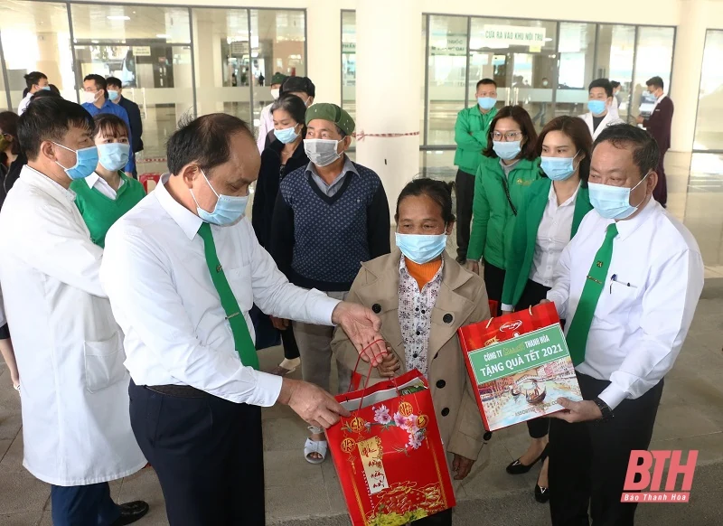 Xuân ấm áp - Tết yêu thương cho bệnh nhân ung thư ở Bệnh viện Ung bướu Thanh Hóa