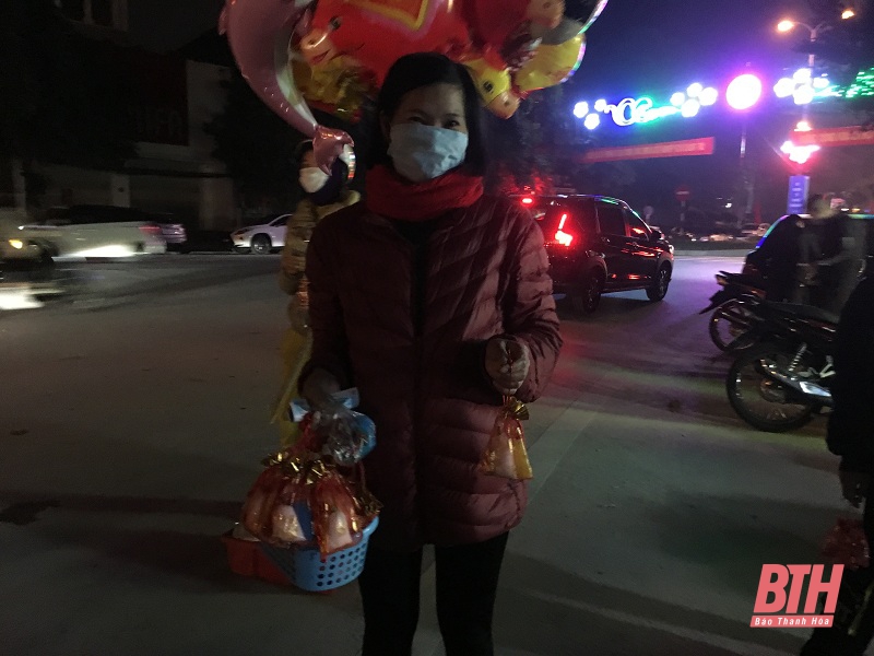 Mưu sinh thời khắc đêm giao thừa