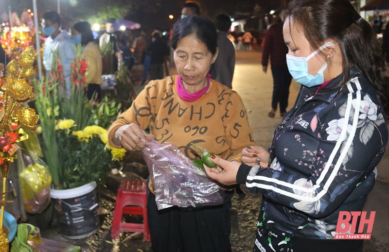 Mưu sinh thời khắc đêm giao thừa